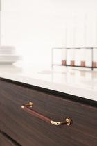 Furnipart - Lounge Leather - greb i Messing/Læder Mørke brun/poleret messing lakeret